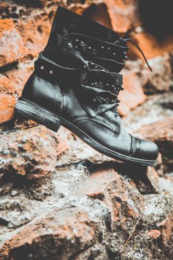 Siyah deri ayakkabı, Bayan Ayakkabı ve çanta