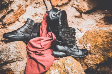 Siyah deri ayakkabı, Bayan Ayakkabı ve çanta