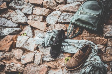 Süet siyah ve yeşil kadın ayakkabı