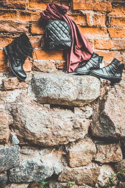 Siyah deri ayakkabı, Bayan Ayakkabı ve çanta