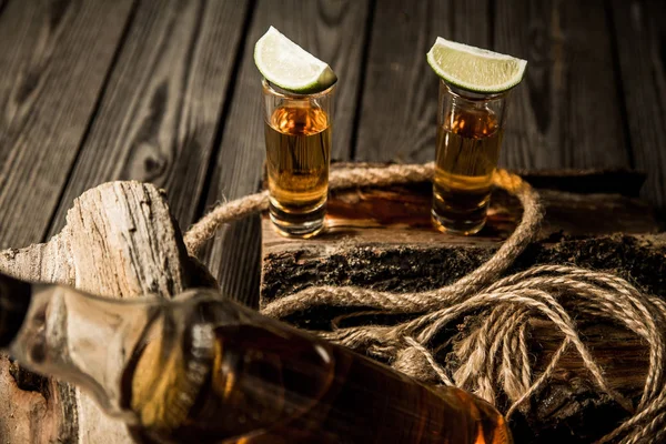 Pila Tequila Uno Sfondo Legno — Foto Stock