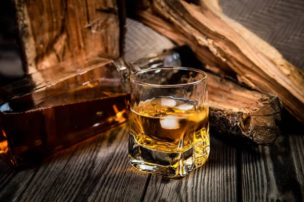 バーボン バーボン ウイスキーのビンテージ写真 — ストック写真