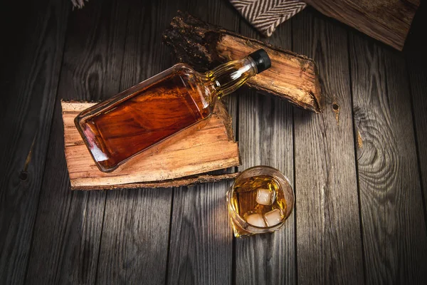 Glas Und Flasche Bourbon Whiskey — Stockfoto