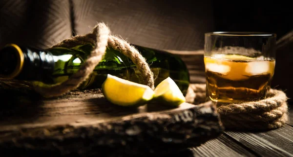 Una Pila Rum Tequila Sfondo Vintage Pirati — Foto Stock