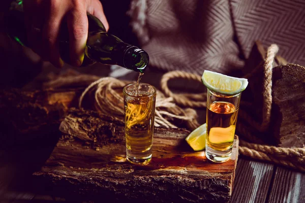 Barista Versa Rum Legge Secca — Foto Stock
