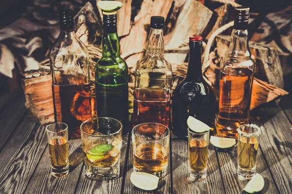 Alkohol Einer Alten Bar Auf Einem Piratenschiff Mit Vintage Rum — Stockfoto