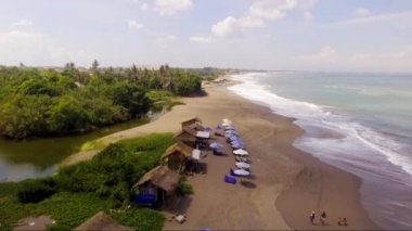 Seminyak yankı beach dron görüntüleri Bali güzel dalgalar ile