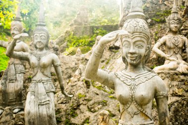 Koh Samui Adası, Tayland gizli bahçe heykelleri