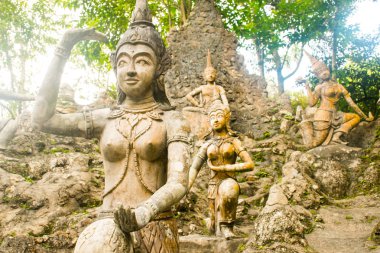 Koh Samui Adası, Tayland gizli bahçe heykelleri