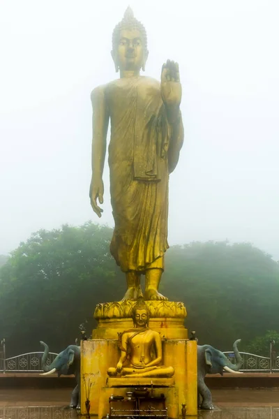 泰国苏梅岛 Teepangkorn 寺 Putta 佛雕像 — 图库照片