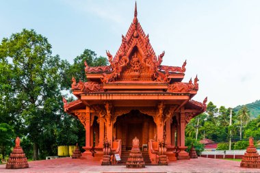 Kırmızı taş Wat Sila Ngu tapınak Koh Samui, Tayland