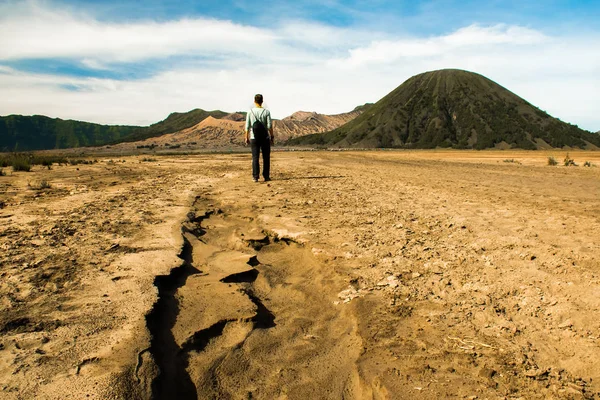 Turist Erkekler Çöl Mount Bromo Endonezya Doğu Java — Stok fotoğraf