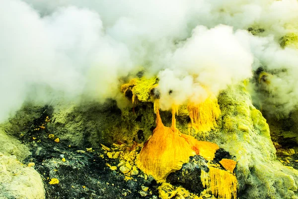 Roken Kawah Ijen Vulkaan Krater Met Zwavel Mijne Indonesië — Stockfoto