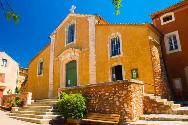 Provence, Fransa Roussillon köyde renkli ve hardal kilisede