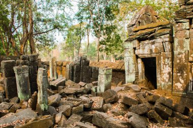 Kamboçya'daki antik karmaşık Koh Ker kalıntıları