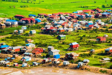 Kayan köyü Phnom Krom, yeşil pirinç tarlaları Tonle Sap, Siem Reap, Kamboçya
