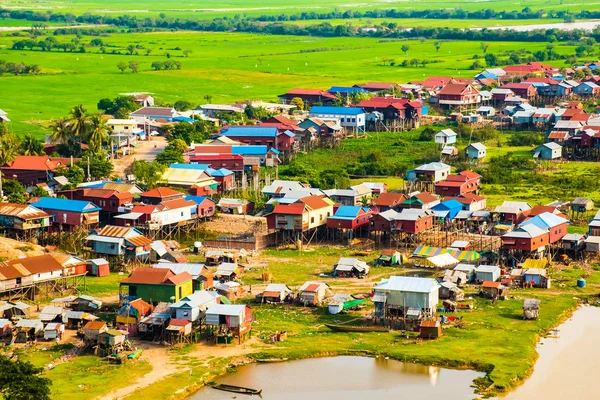 Pueblo Flotante Phnom Krom Campos Arroz Verde Tonle Sap Siem — Foto de Stock