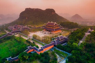 Bai Dinh Pagoda - biggiest tapınağın Vietnam Trang içinde karmaşık bir, Ninh Binh
