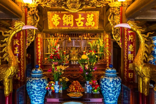 Misterioso tempio di Trang Paesaggio UNESCO a Ninh Binh, Vietnam — Foto Stock