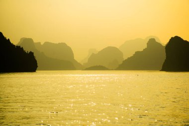 Halong bay, Vietnam, güzel gün batımı