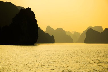 Halong bay, Vietnam, güzel gün batımı