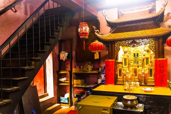Jade İmparator Pagoda, Ho Chi Minh City Vietnam tören sunakta