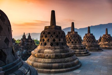 Sunrise manzara Budist Tapınağı karmaşık Borobudur, Yogyakarta, Jawa, Endonezya