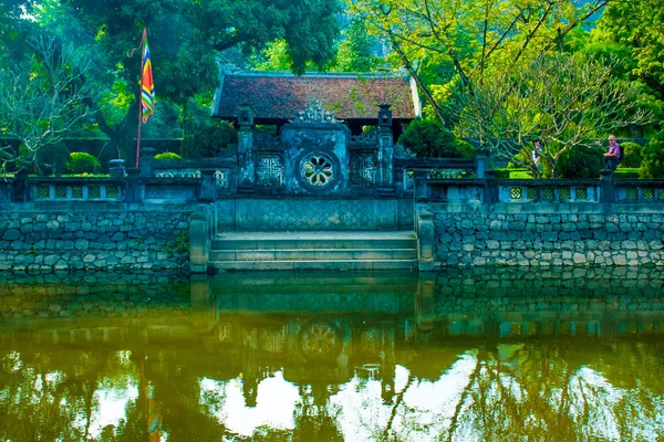 Tempel Poel Van Koning Dinh Tien Hoang Comples Hoa Ninh — Stockfoto