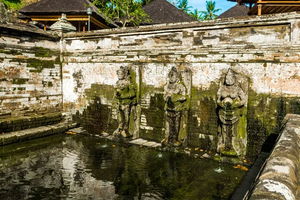 Ősi medence balinéz templom Goa Gajah, elefánt barlang, Bali, Unesco, Indonézia — Stock Fotó