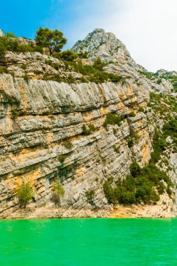 Green river tekneler ve kayaklar Gorges du Verdon en büyük Avrupa Kanyon ve nehir manzaralı, Verdon, Provence, Fransa