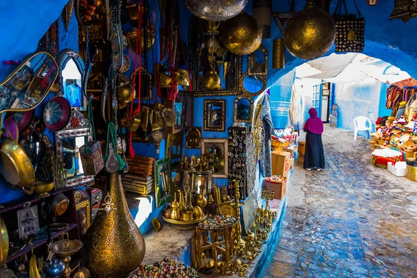 Loja de presentes em medina azul do Chefchaouen, Marocco, África — Fotografia de Stock