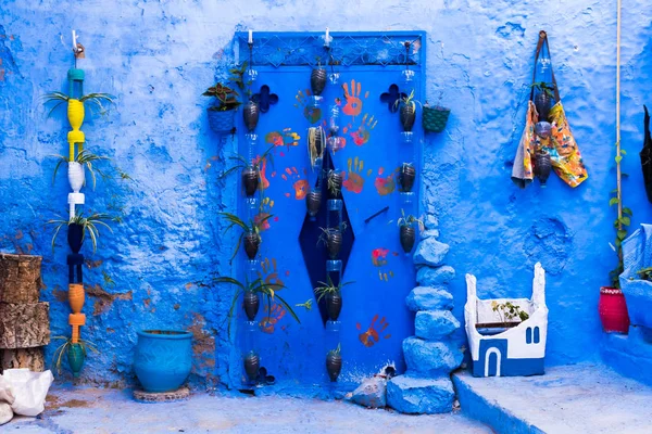 Detalles arquitectónicos tradicionales marroquíes en la ciudad azul Chefchaouen, Marruecos — Foto de Stock