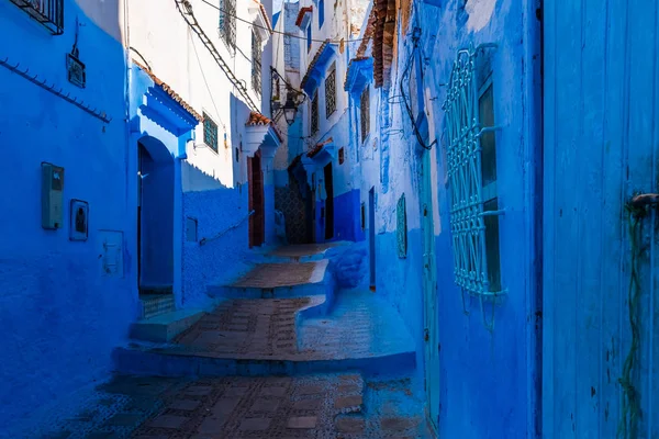 Hermosa calle azul de la medina azul de Chefchaouen, Marruecos, África —  Fotos de Stock