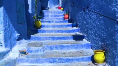 Şehir: Chefchaouen Fas, Afrika mavi Medine Caddesi merdivende