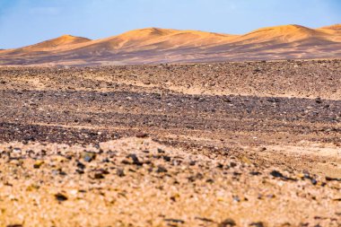 Siyah Erg African, Fas, Afrika yakınındaki Merzouga Sahra çölünde kafam iyi.