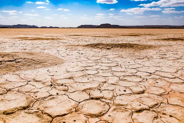 Deserto seco rachado, deserto do Saara, Merzouga, Marrocos, África — Fotografia de Stock