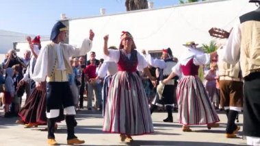 Teguise Lanzarote Adası, Kanarya Adaları, İspanya - 16 Aralık 2018: Pazar, geleneksel dansları Teguise Lanzarote, Slowmotion 4 k Film Festivali'nde Pazar