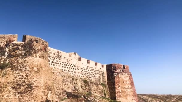 Κάστρο της Santa Barbara στο βουνό Guanapay, συνεδρία, Λανζαρότε, Κανάριοι Νήσοι, Ισπανία, 4 k πλάνα βίντεο — Αρχείο Βίντεο