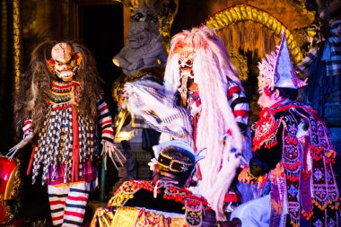 19 Nisan 2018 'de Ubud, Bali, Endonezya' da Legong geleneksel Balili dansı.