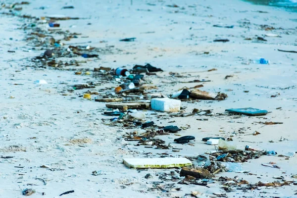 There is rubbish on the beach, Phu Quoc, Vietnam — Stock Photo, Image