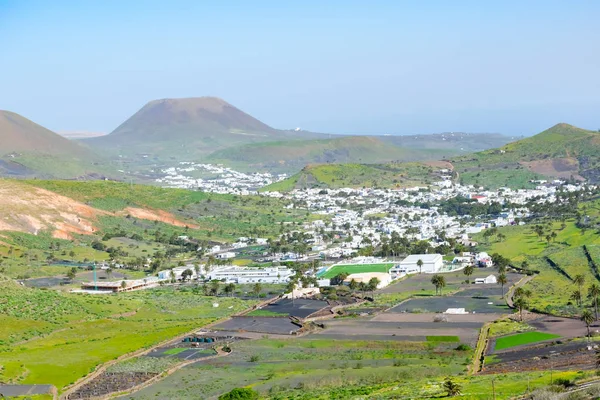 Paesaggio incredibile della valle di Haria, la valle delle mille palme, Lanzarote, Isole Canarie, Spagna — Foto Stock