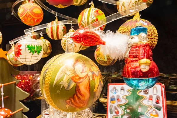 Beautiful colorful christmas decorations and balls in Wien Rathaus Market, Austria — Stock Photo, Image
