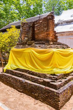 Taylandlı Wat Pra olduğunu Pukhao, Chiang Rai, Tayland, 31 Mayıs 2015: Eski antik kalıntılar altın üçgen yakınındaki Wat Pra olduğunu Pukhao Tapınağı