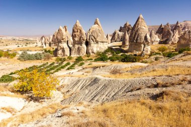 Magic form kumtaşı kaya Göreme Köyü, Kapadokya yakınındaki güzel manzara