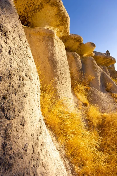 Beautiful landscape of Magic forms of sandstone rock near Goreme village, Cappadocia, Turkey — Stock Photo, Image