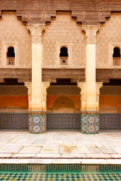 Ben youssef madrasa ist eine islamische Hochschule und größte madrasa in Marrakesch, Marokko, Afrika — Stockfoto