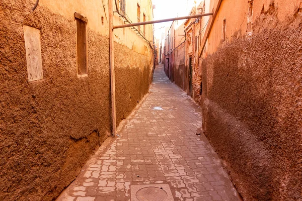 Colorful ancient old and narrow street in medina of Marrakech, Morocco, Africa — Stock Photo, Image