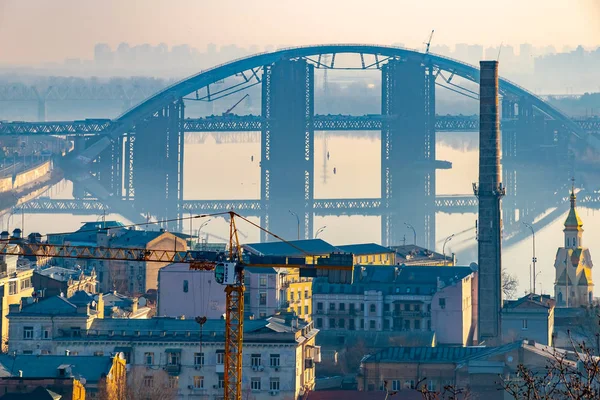 Cidade de Kiev com vista para a cidade com arquitetura única, Ucrânia — Fotografia de Stock