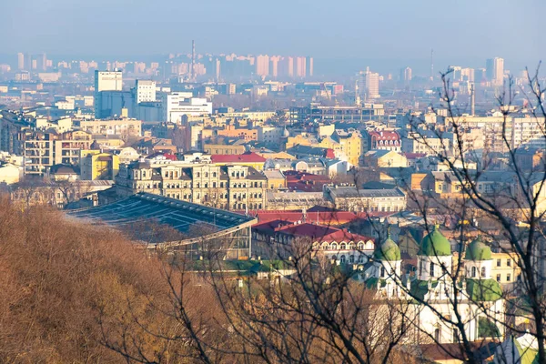 Cityscape Kiev con vista sulla città con architettura unica, Ucraina — Foto Stock
