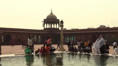 Delhi, Hindistan, 30 Mar 2019 - Jama Mescidi, Delhi. Ulu Cuma Camii Jama Mescidi muhteşem mimarisi, 4k görüntüleri video